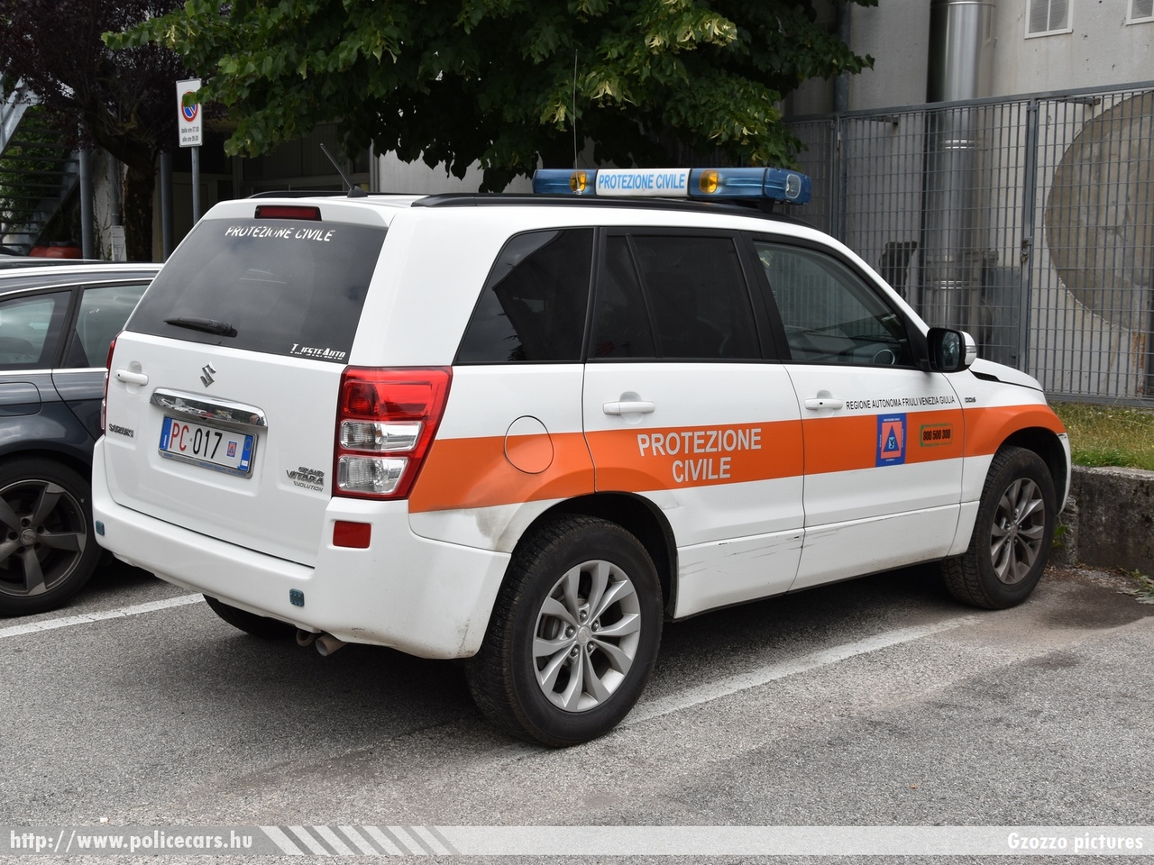 Suzuki Grand Vitara, fotó: Gzozzo pictures
Keywords: olasz Olaszország italian Italy fire firetruck tûzoltó tûzoltóautó tûzoltóság polgári védelem