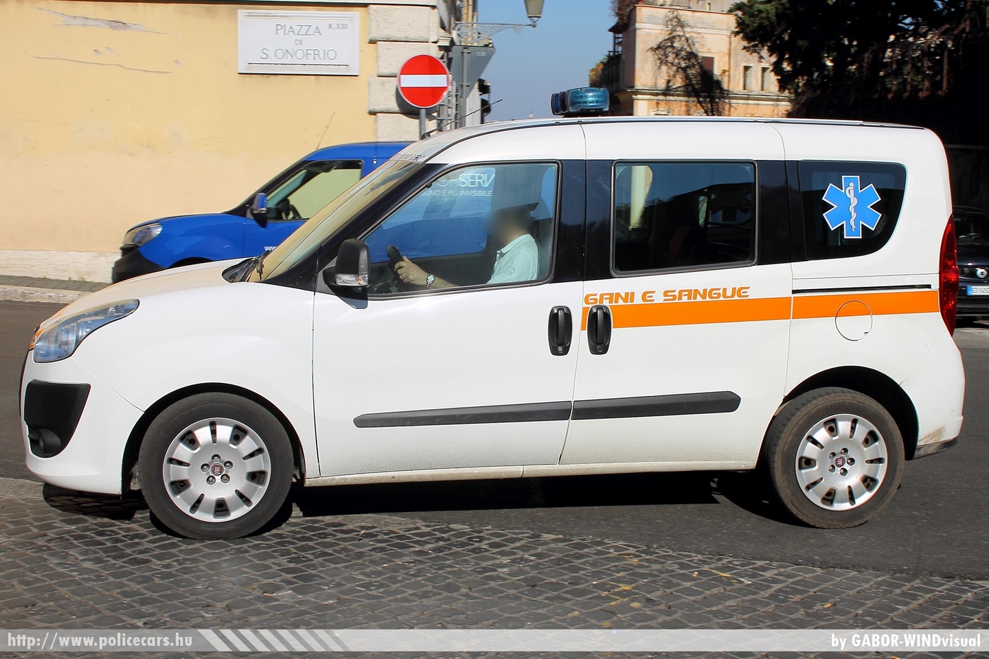 Fiat Doblo, fotó: GABOR-WINDvisual
Keywords: mentő mentőautó olasz Olaszország ambulance Italy italian