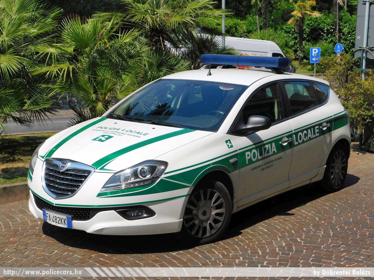 Lancia Delta, fotó: Döbrentei Balázs
Keywords: rendőr rendőrautó rendőrség olasz Olaszország police policecar Italy italian