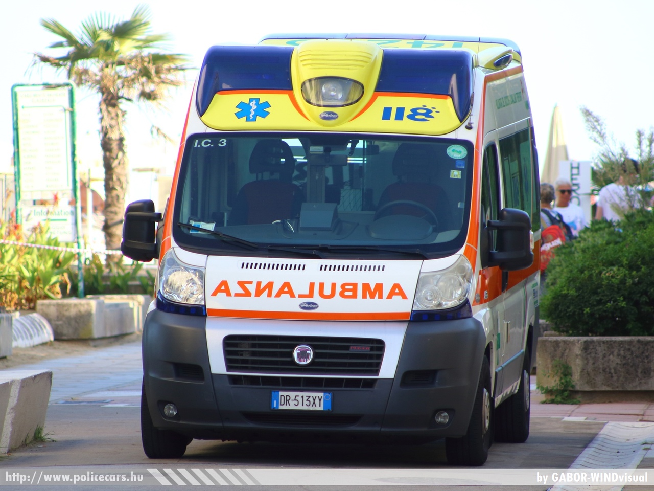 Fiat Ducato, fotó: GABOR-WINDvisual
Keywords: mentő mentőautó olasz Olaszország ambulance Italy italian