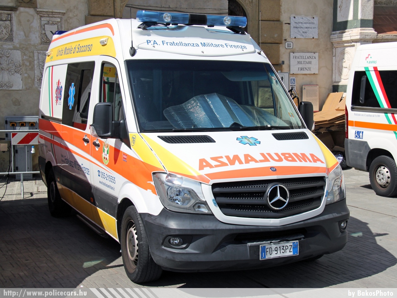 Mercedes Sprinter II facelift, fotó: BakosPhoto
Keywords: mentő mentőautó olasz Olaszország ambulance Italy italian