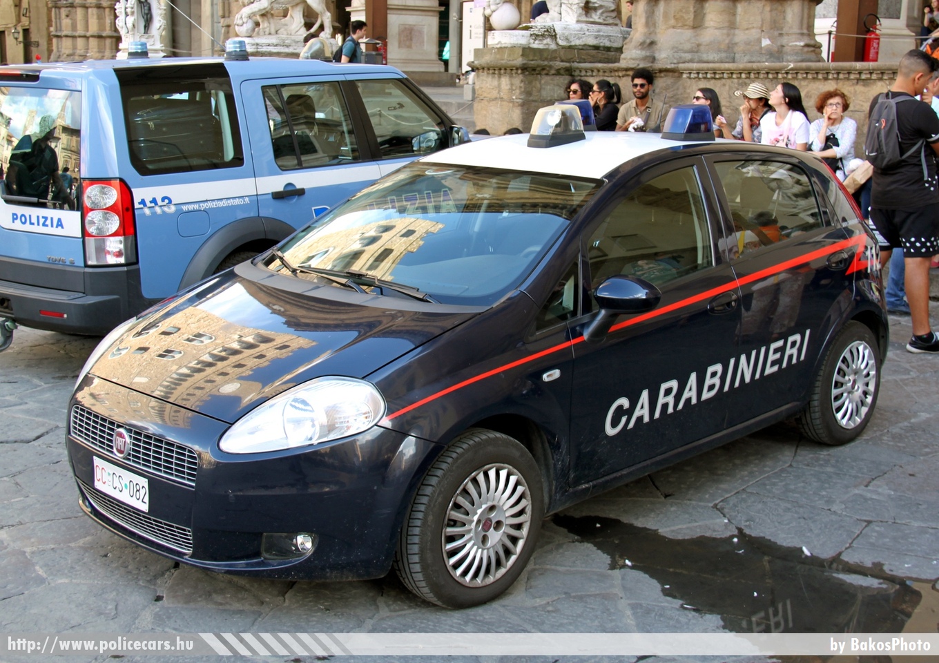 Fiat Grande Punto, fotó: BakosPhoto
Keywords: rendőr rendőrautó rendőrség olasz Olaszország police policecar Italy italian carabinieri