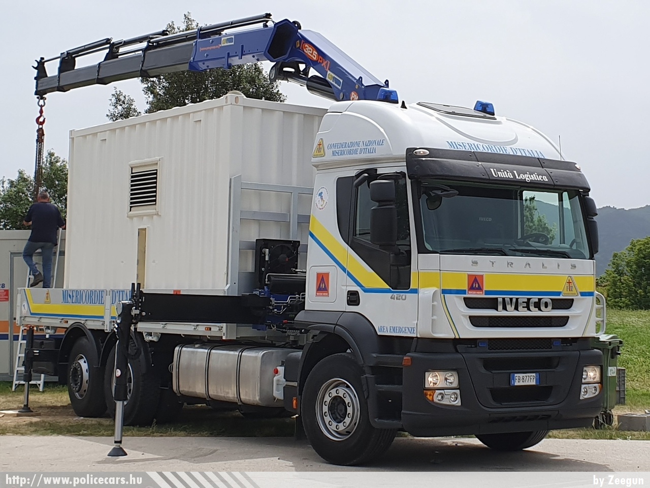 Iveco Stralis 420, fotó: Zeegun
Keywords: olasz Olaszország italian Italy fire firetruck tûzoltó tûzoltóautó tûzoltóság polgári védelem