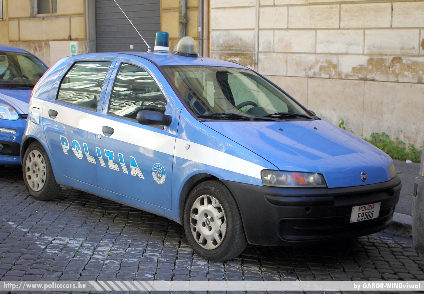 Fiat Punto, fotó: GABOR-WINDvisual
Keywords: rendőr rendőrautó rendőrség olasz Olaszország police policecar Italy italian