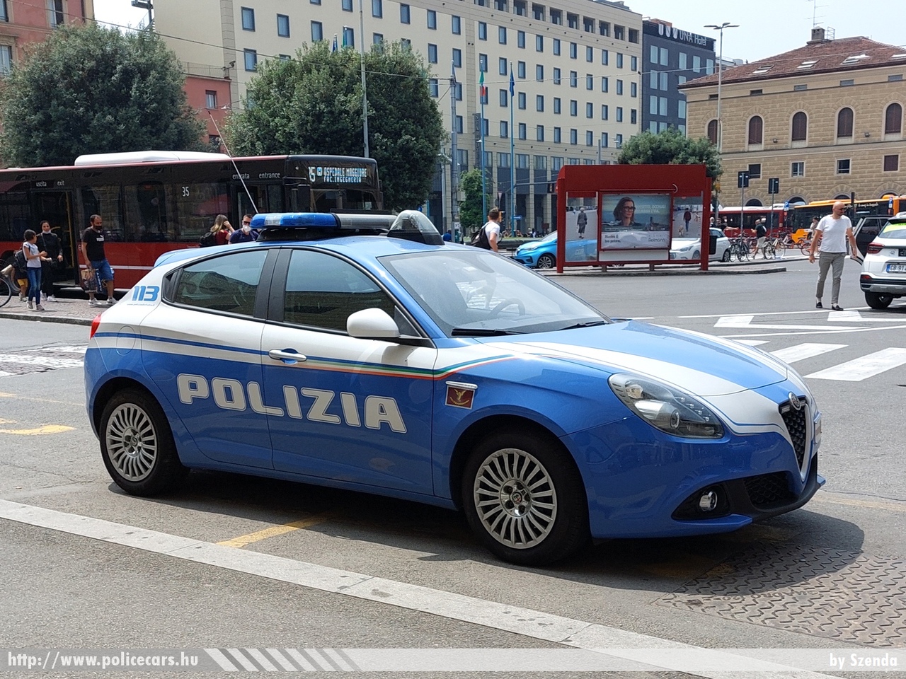 Alfa Romeo Giulietta, Polizia di Stato, fotó: Szenda
Keywords: rendőr rendőrautó rendőrség olasz Olaszország police policecar Italy italian