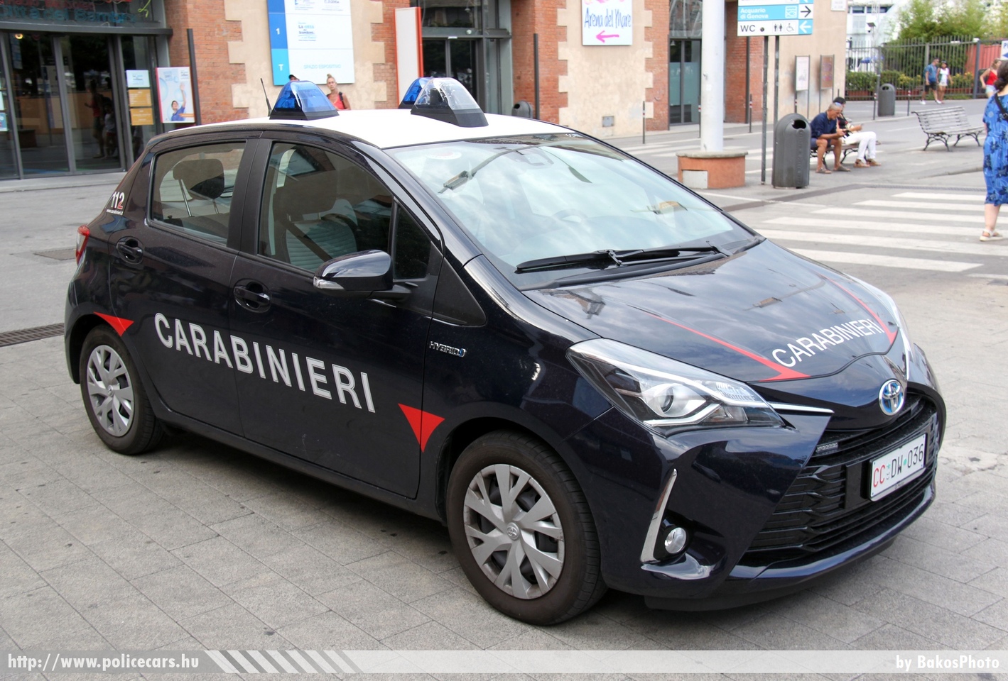 Toyota Yaris hybrid, Carabinieri, fotó: BakosPhoto
Keywords: rendőr rendőrautó rendőrség olasz Olaszország police policecar Italy italian katonai rendészet military