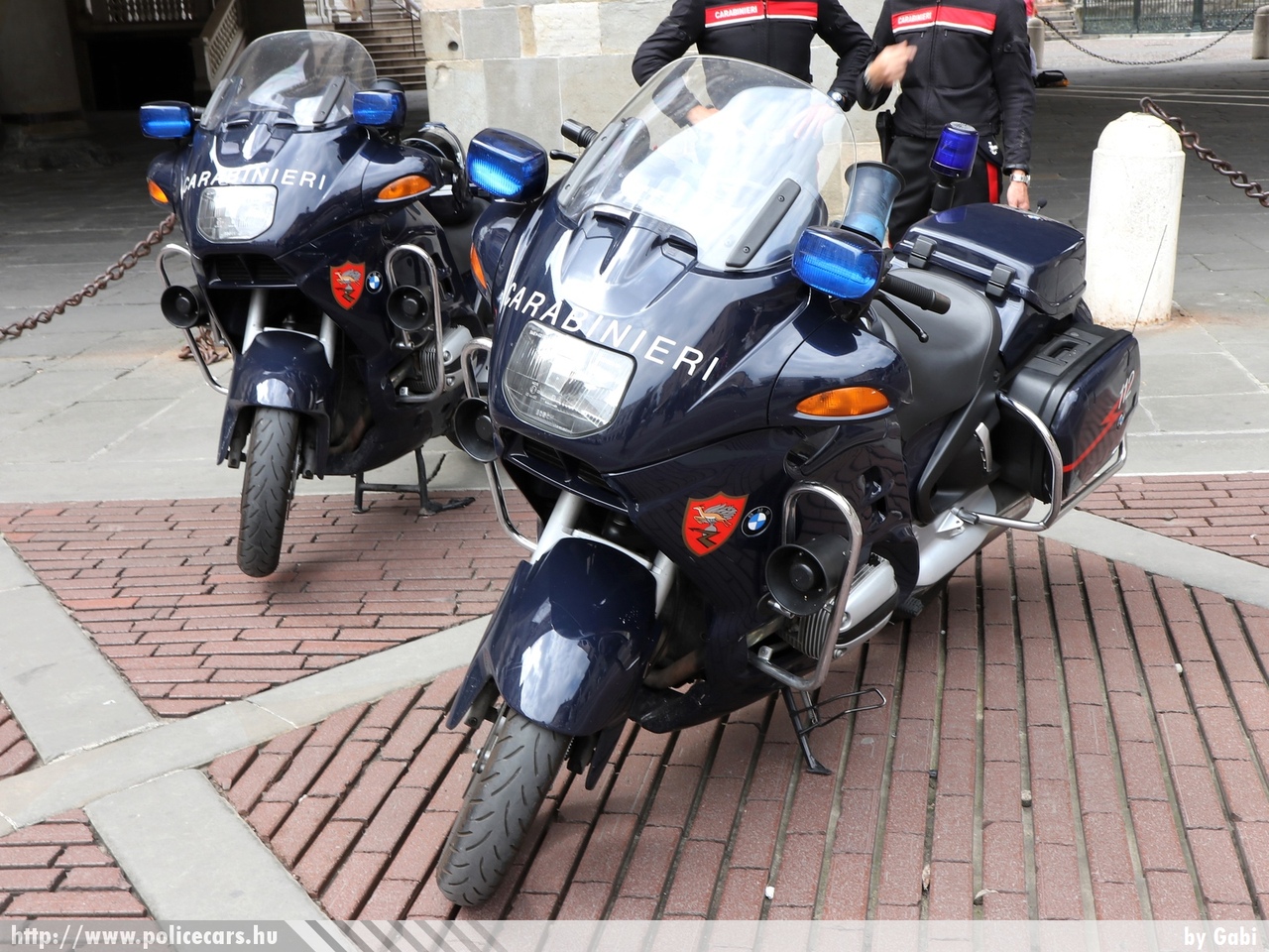 BMW, fotó: Gabi
Keywords: rendőr rendőrmotor rendőrség olasz Olaszország police policemotorcycle Italy italian katonai rendészet military