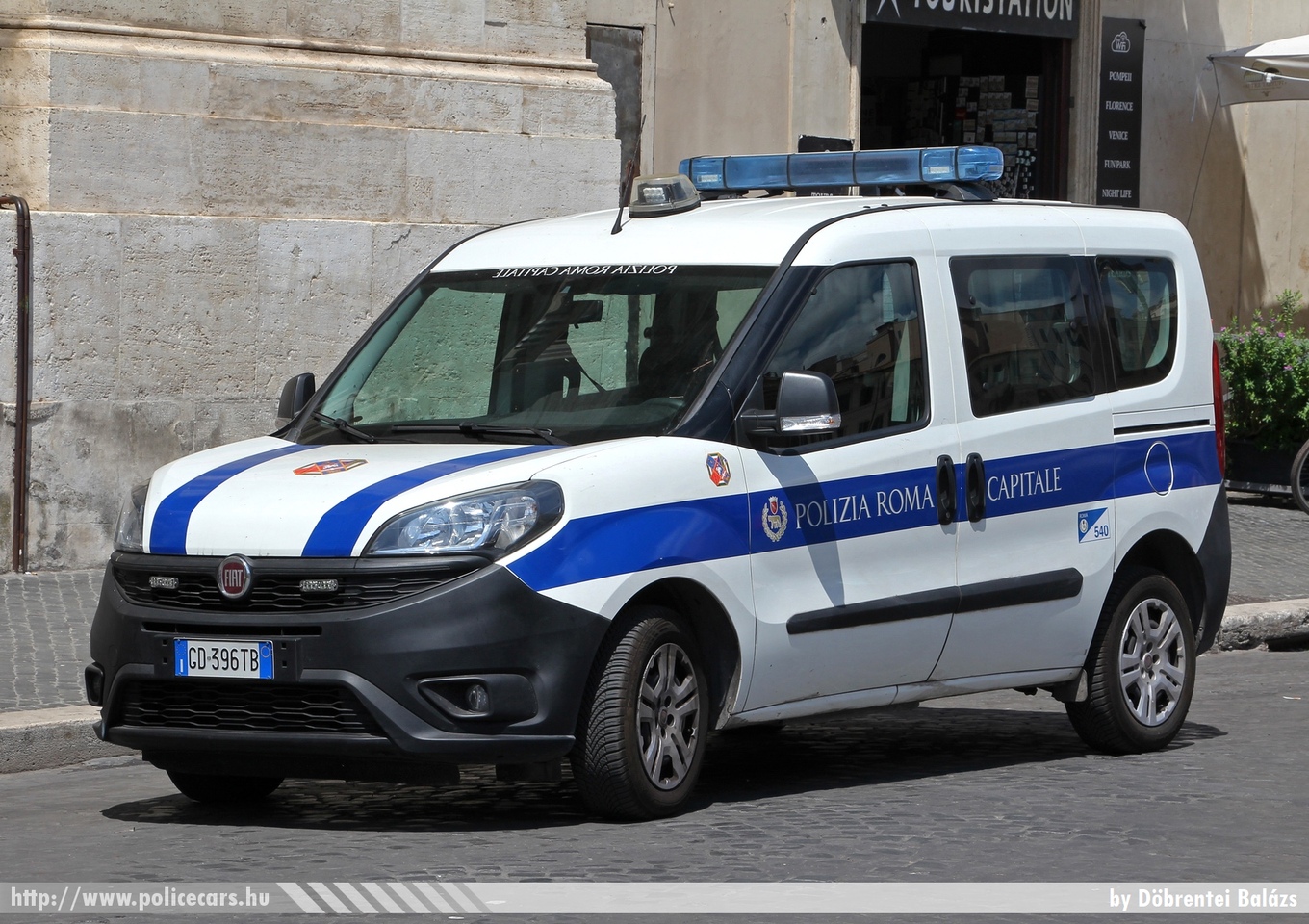 Fiat Doblo, Polizia Locale di Roma Capitale, fotó: Döbrentei Balázs
Keywords: rendőr rendőrautó rendőrség olasz Olaszország police policecar Italy italian