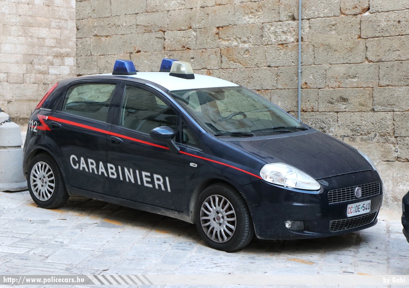 Fiat Grande Punto, Carabinieri, fotó: Gabi
Keywords: rendőr rendőrautó rendőrség olasz Olaszország police policecar Italy italian katonai rendészet military