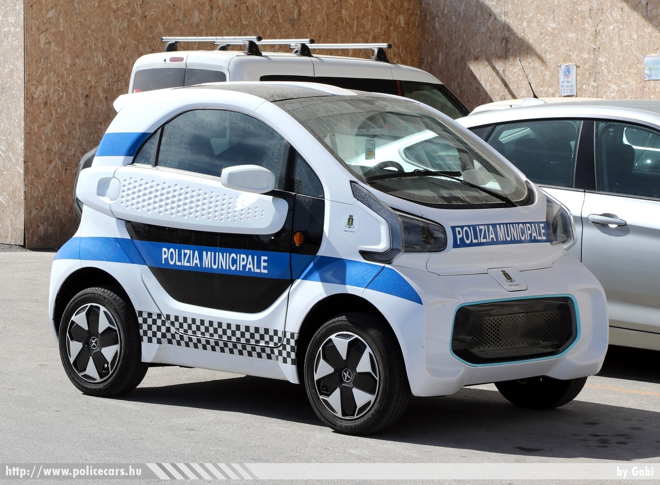 ?, fotó: Gabi
Keywords: rendőr rendőrautó rendőrség olasz Olaszország police policecar Italy italian