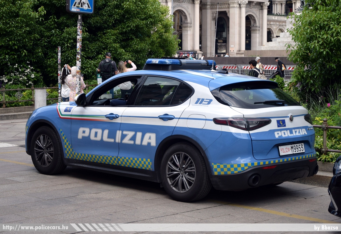 Alfa Romeo Tonale, Polizia di Stato, fotó: Bbazsa
Keywords: rendőr rendőrautó rendőrség olasz Olaszország police policecar Italy italian