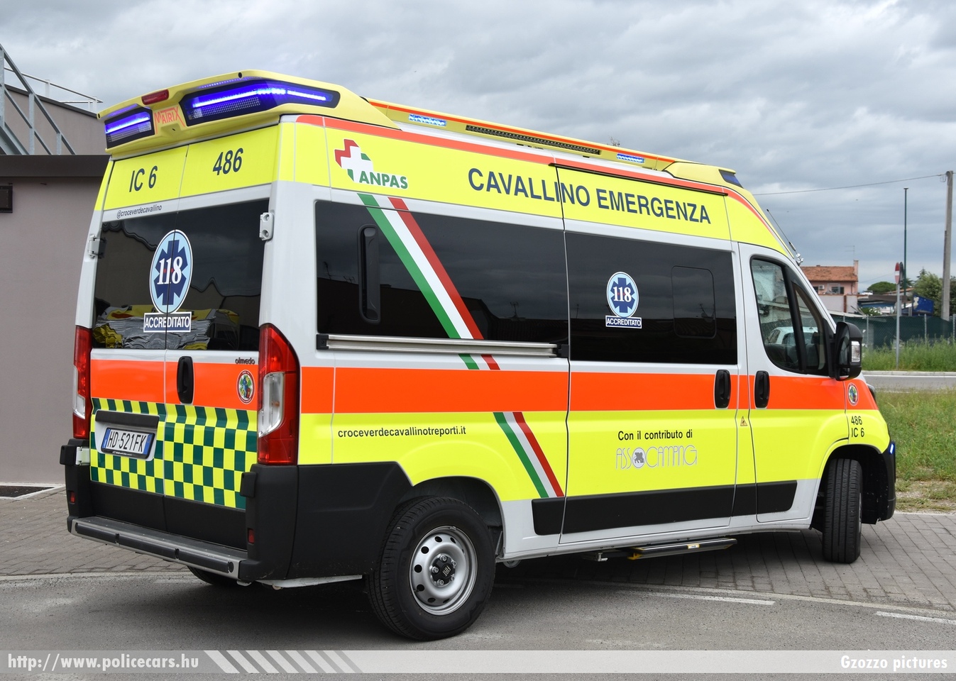 Fiat Ducato, Croce Verde, Volontari del Soccorso di Cavallino-Treporti, fotó: Gzozzo pictures
Keywords: mentő mentőautó olasz Olaszország ambulance Italy italian