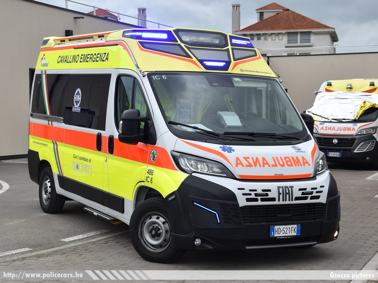 Fiat Ducato, Croce Verde, Volontari del Soccorso di Cavallino-Treporti, fotó: Gzozzo pictures
Keywords: mentő mentőautó olasz Olaszország ambulance Italy italian