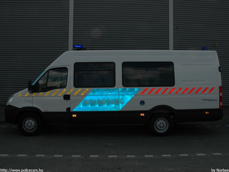 Iveco Turbo Daily, fotó: Norbee
Keywords: rendőrautó rendőr rendőrség magyar Magyarország hungarian Hungary police policecar