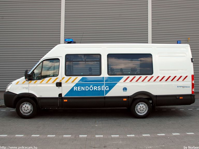 Iveco Turbo Daily, fotó: Norbee
Keywords: rendőrautó rendőr rendőrség magyar Magyarország hungarian Hungary police policecar