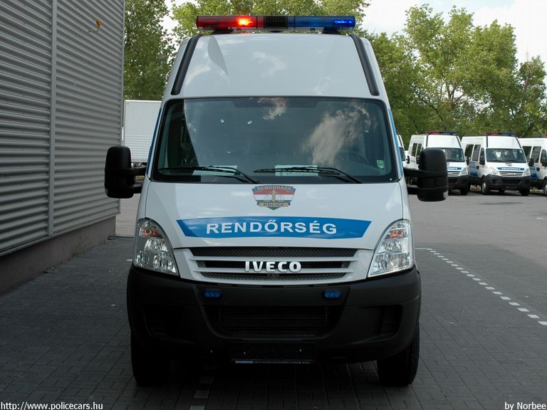Iveco Turbo Daily, fotó: Norbee
Keywords: rendőrautó rendőr rendőrség magyar Magyarország hungarian Hungary police policecar
