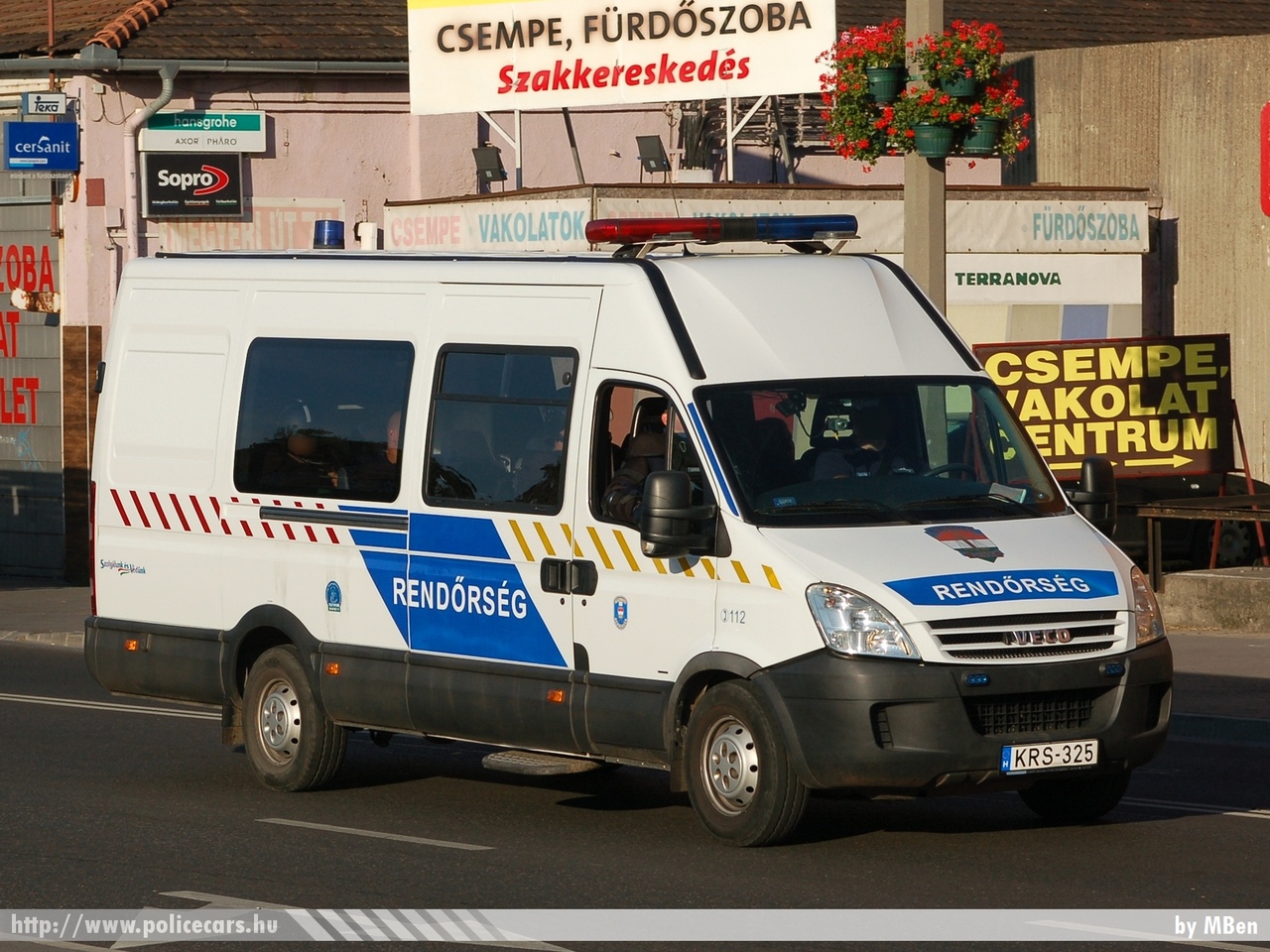 Iveco Daily, fotó: MBen
Keywords: rendőrautó rendőrség rendőr magyar Magyarország hungarian Hungary police policecar KRS-325