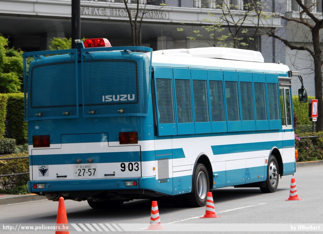 Isuzu Erga Mio, fotó: HNorbert
Keywords: japán rendőr rendőrautó rendőrség japan police policecar