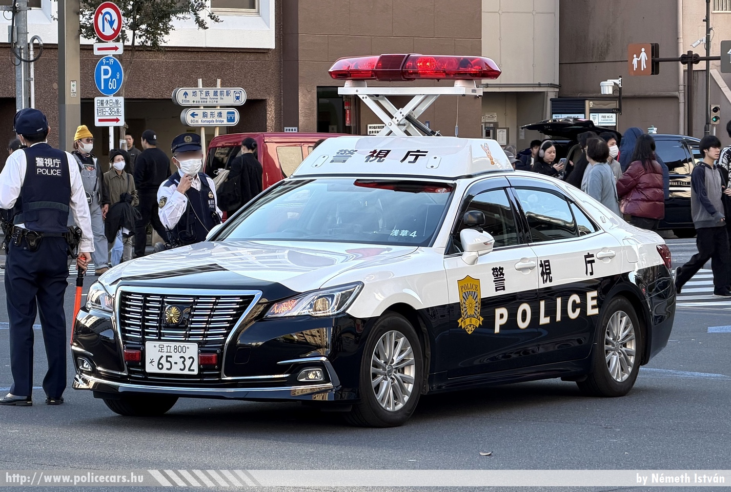 Toyota Crown S210, fotó: Németh István
Keywords: japán rendőr rendőrautó rendőrség japan police policecar