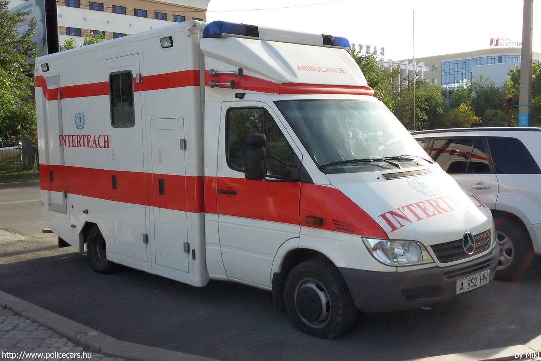 Mercedes Sprinter, fotó: Miki
Keywords: kazah Kazahsztán mentő mentőautó kazahstan ambulance