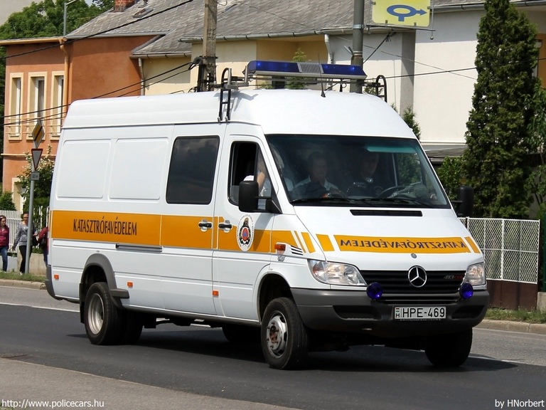 Mercedes-Benz Sprinter, Veszprém Megyei Katasztrófavédelmi Igazgatóság, fotó: HNorbert
Keywords: tûzoltóautó tûzoltó tûzoltóság magyar Magyarország katasztrófavédelem HPE-469 fire firetruck Hungary hungarian