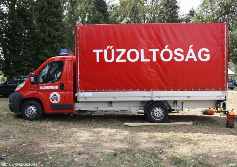 Fiat Ducato, Gyõr-Moson-Sopron Megyei Katasztrófavédelmi Igazgatóság, Mosonmagyaróvári Katasztrófavédelmi Kirendeltség, Mosonmagyaróvári Hivatásos Tûzoltóparancsnokság, fotó: Sziszi
Keywords: tûzoltóautó tûzoltó tûzoltóság magyar Magyarország katasztrófavédelem LLK-013 fire firetruck Hungary hungarian