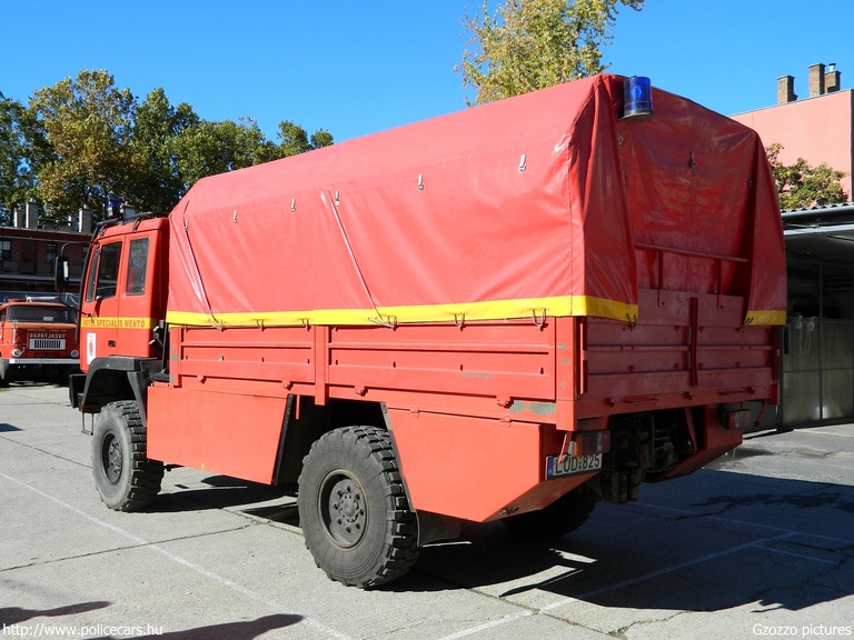 Steyr 12M18, [url=http://www.kotel.bitech.hu/]Kaposvári Önkéntes Tûzoltó és Életmentõ Egyesület[/url], fotó: Gzozzo pictures
Keywords: speciális mentők tûzoltóautó tûzoltóság tûzoltó magyar Magyarország LUD-825 fire firetruck Hungary hungarian