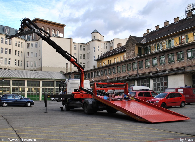 Mercedes-Benz Atego 1218, [url=http://fovaros.katved.hu/]Fõvárosi Katasztrófavédelmi Igazgatóság[/url], fotó: Bbazsa
Keywords: tûzoltóautó tûzoltóság tûzoltó magyar Magyarország katasztrófavédelem LKZ-844 fire firetruck Hungary hungarian