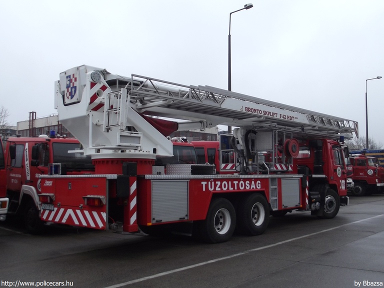 Volvo FL10 Bronto-Skylift F42 HDT, Fejér Megyei Katasztrófavédelmi Igazgatóság, Dunaújvárosi Hivatásos Tûzoltóparancsnokság, fotó: Bbazsa
Keywords: tûzoltóautó tûzoltóság tûzoltó magyar Magyarország katasztrófavédelem GGT-697 fire firetruck Hungary hungarian