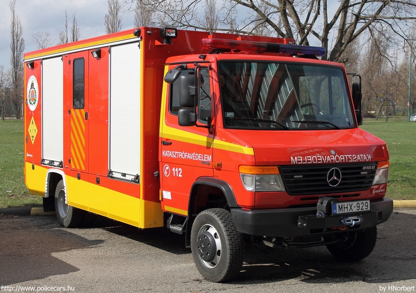 Mercedes-Benz Vario 816D Heros Respirátor, fotó: HNorbert
Keywords: tûzoltóautó tûzoltóság tûzoltó magyar Magyarország katasztrófavédelem MHX-929 fire firetruck Hungary hungarian