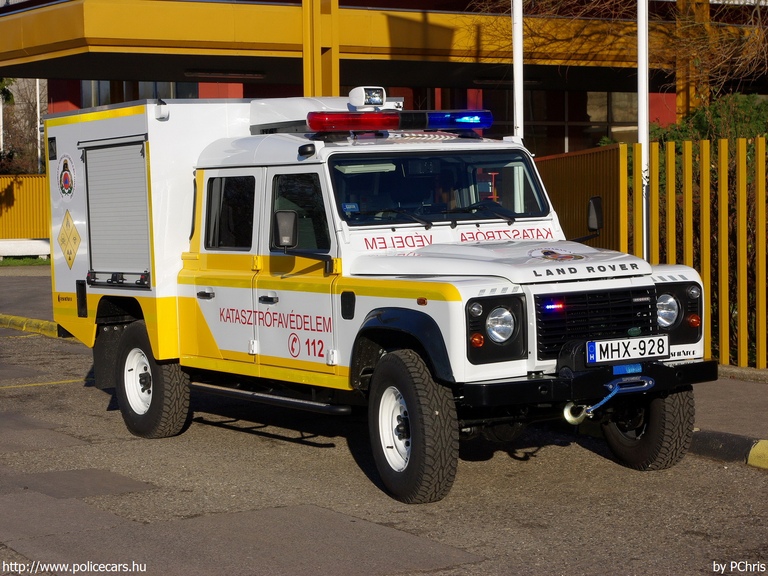 Land Rover Defender KML-ADR HEROS Respirátor, Somogy Megyei Katasztrófavédelmi Igazgatóság, fotó: PChris
Keywords: tûzoltóautó tûzoltóság tûzoltó magyar Magyarország katasztrófavédelem MHX-928 fire firetruck Hungary hungarian