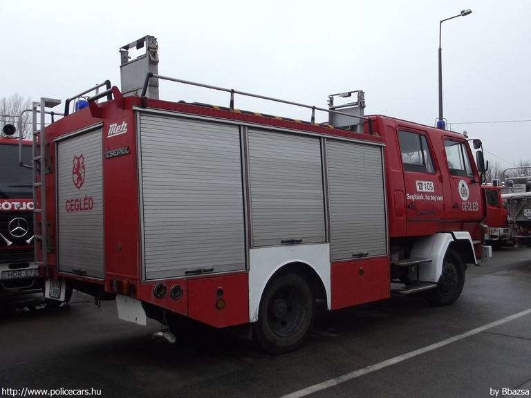 Csepel D755 Metz TLF 24/40, Pest Megyei Katasztrófavédelmi Igazgatóság, Ceglédi Hivatásos Tûzoltóparancsnokság, fotó: Bbazsa
Keywords: tûzoltóautó tûzoltóság tûzoltó magyar Magyarország katasztrófavédelem AYA-996 fire firetruck Hungary hungarian