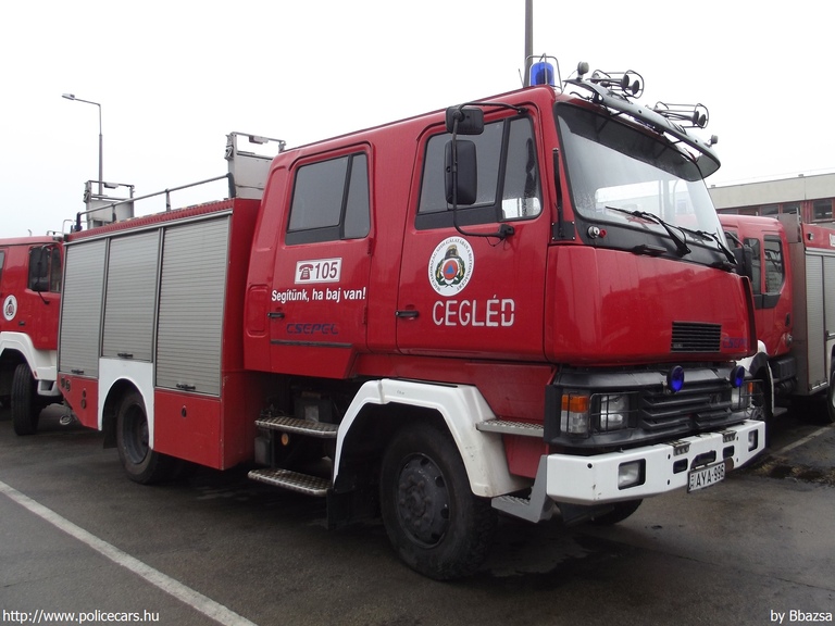 Csepel D755 Metz TLF 24/40, Pest Megyei Katasztrófavédelmi Igazgatóság, Ceglédi Hivatásos Tûzoltóparancsnokság, fotó: Bbazsa
Keywords: tûzoltóautó tûzoltóság tûzoltó magyar Magyarország katasztrófavédelem AYA-996 fire firetruck Hungary hungarian
