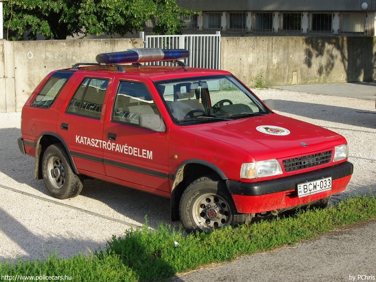 Opel Frontera 2.4D, Szabolcs-Szatmár-Bereg Megyei Katasztrófavédelmi Igazgatóság, fotó: PChris
Keywords: tûzoltóautó tûzoltóság tûzoltó magyar Magyarország katasztrófavédelem BCW-033 fire firetruck Hungary hungarian