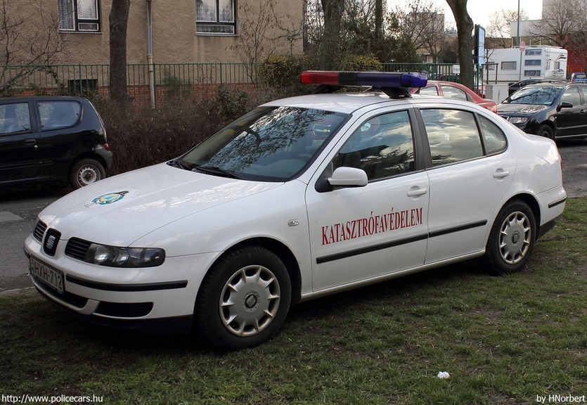 Seat Toledo, Fõvárosi Katasztrófavédelmi Igazgatóság, fotó: HNorbert
Keywords: tûzoltóautó tûzoltóság tûzoltó magyar Magyarország katasztrófavédelem HXH-712 fire firetruck Hungary hungarian