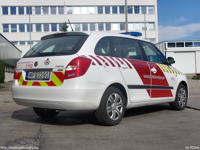 Skoda Fabia II, Országos Katasztrófavédelmi Fõigazgatóság, fotó: PChris
Keywords: tûzoltóautó tûzoltóság tûzoltó magyar Magyarország katasztrófavédelem MFE-390 fire firetruck Hungary hungarian
