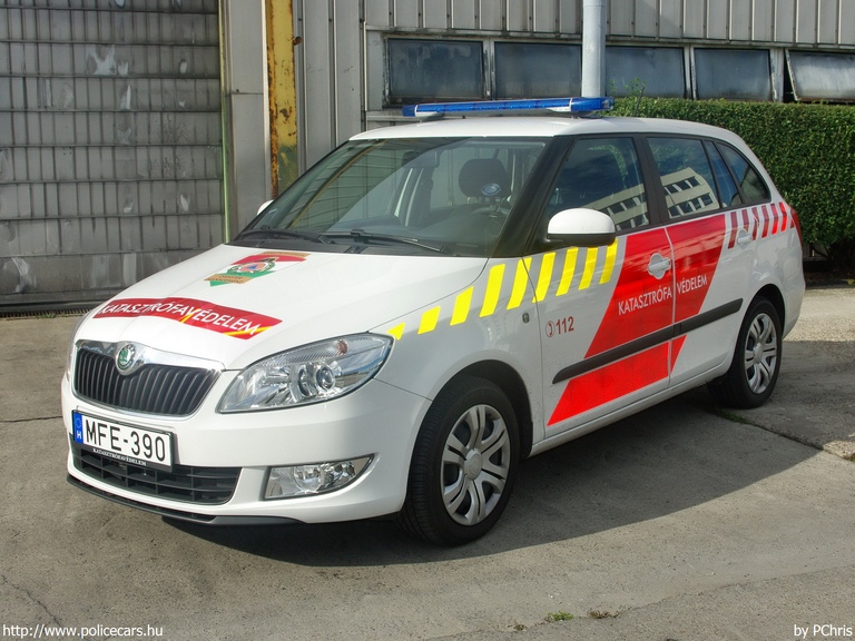 Skoda Fabia II, Országos Katasztrófavédelmi Fõigazgatóság, fotó: PChris
Keywords: tûzoltóautó tûzoltóság tûzoltó magyar Magyarország katasztrófavédelem MFE-390 fire firetruck Hungary hungarian