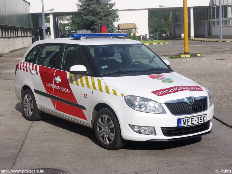 Skoda Fabia II, Országos Katasztrófavédelmi Fõigazgatóság, fotó: PChris
Keywords: tûzoltóautó tûzoltóság tûzoltó magyar Magyarország katasztrófavédelem MFE-390 fire firetruck Hungary hungarian