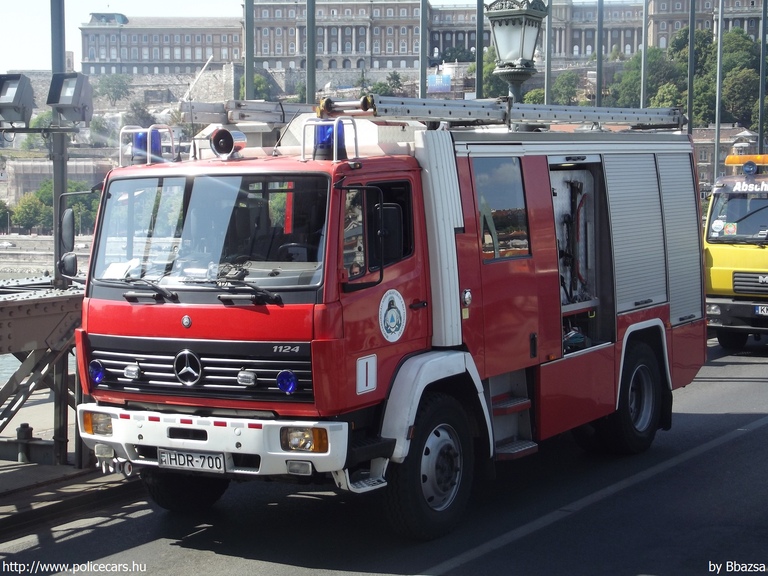 Mercedes-Benz 1124 Rosenbauer TLF 2000 AT, Fõvárosi Katasztrófavédelmi Igazgatóság, fotó: Bbazsa
Keywords: tûzoltóautó tûzoltóság tûzoltó magyar Magyarország katasztrófavédelem HDR-700 fire firetruck Hungary hungarian