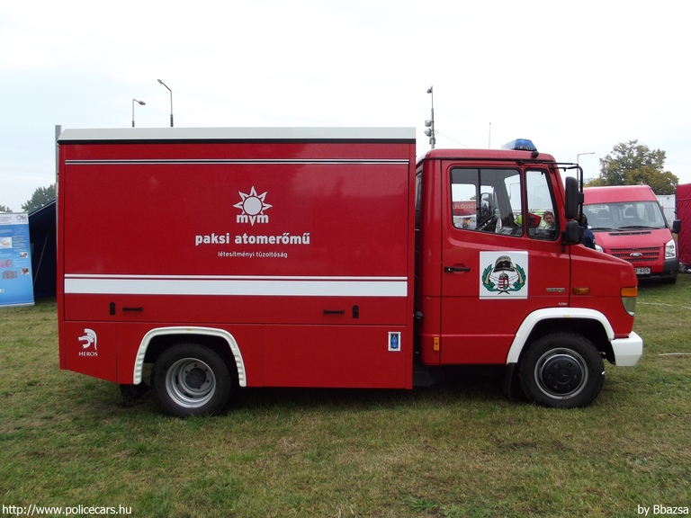 Mercedes-Benz Vario 616D HEROS, [url=http://www.atomix.hu/atu]Atomix Kft. Paksi Atomerõmû Tûzoltóság[/url], fotó: Bbazsa
Keywords: tûzoltó tûzoltóautó tûzoltóság magyar Magyarország létesítményi LJZ-369 fire firetruck Hungary hungarian