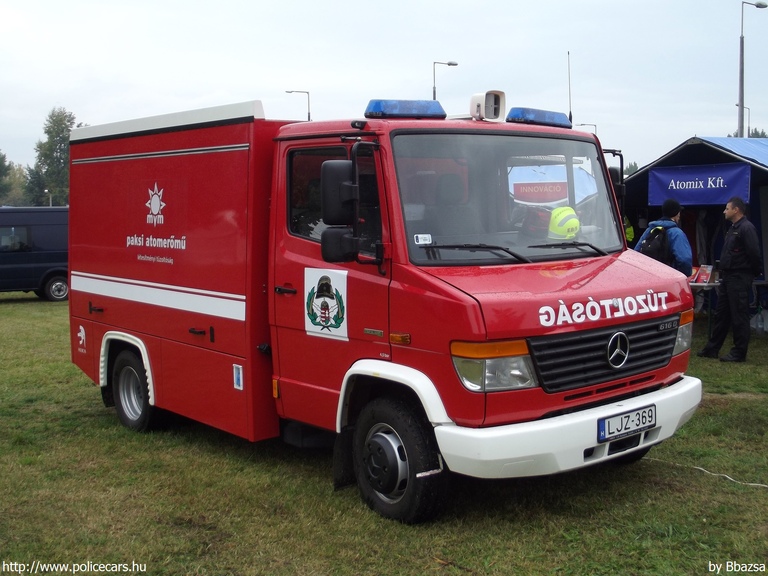 Mercedes-Benz Vario 616D HEROS, [url=http://www.atomix.hu/atu]Atomix Kft. Paksi Atomerõmû Tûzoltóság[/url], fotó: Bbazsa
Keywords: tûzoltó tûzoltóautó tûzoltóság magyar Magyarország létesítményi LJZ-369 fire firetruck Hungary hungarian