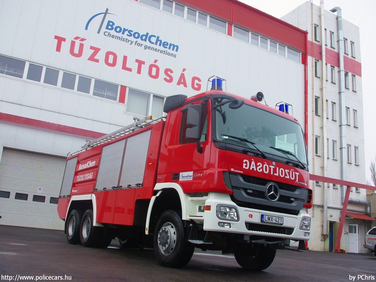 Mercedes-Benz Actros 3344 Rosenbauer ILF, BorsodChem Zrt. Kazincbarcika, fotó: PChris
Keywords: tûzoltó tûzoltóautó tûzoltóság magyar Magyarország létesítményi LMX-421 fire firetruck Hungary hungarian