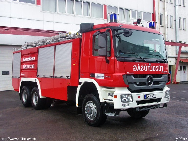 Mercedes-Benz Actros 3344 Rosenbauer ILF, BorsodChem Zrt. Kazincbarcika, fotó: PChris
Keywords: tûzoltó tûzoltóautó tûzoltóság magyar Magyarország létesítményi LMX-421 fire firetruck Hungary hungarian