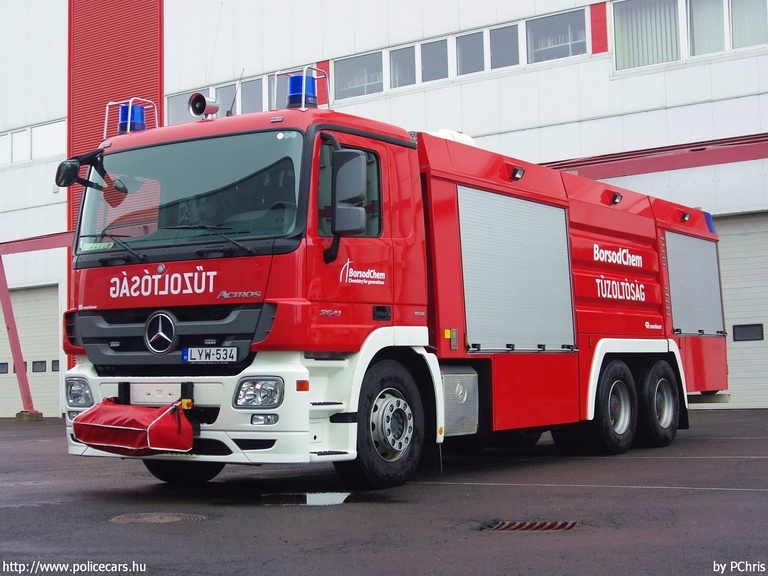 Mercedes-Benz Actros 2641 Rosenbauer ILF, BorsodChem Zrt. Kazincbarcika, fotó: PChris
Keywords: tûzoltó tûzoltóautó tûzoltóság magyar Magyarország létesítményi LYW-534 fire firetruck Hungary hungarian