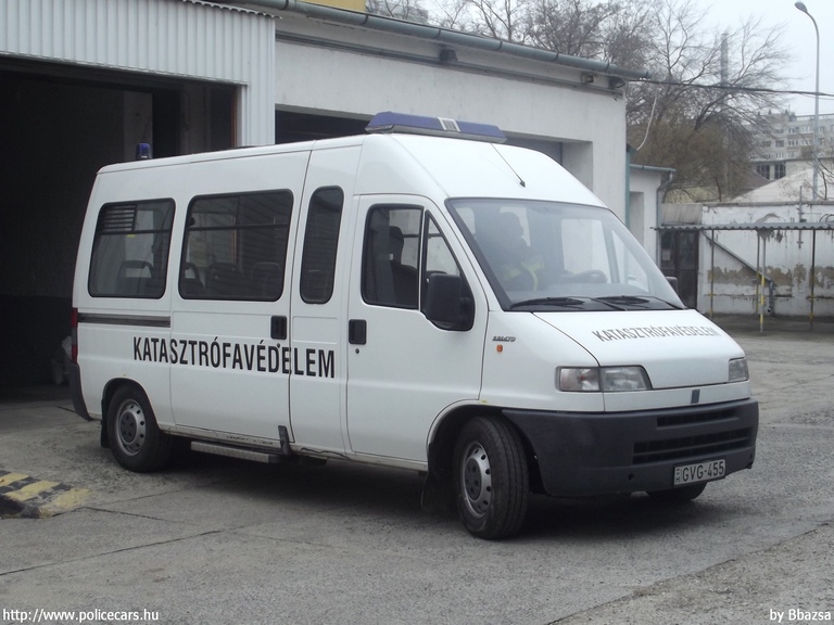 Fiat Ducato, Országos Katasztrófavédelmi Fõigazgatóság, Katasztrófavédelmi Oktatási Központ, fotó: Bbazsa 
Keywords: tûzoltóautó tûzoltó tûzoltóság katasztrófavédelem magyar Magyarország GVG-455 fire firetruck Hungary hungarian