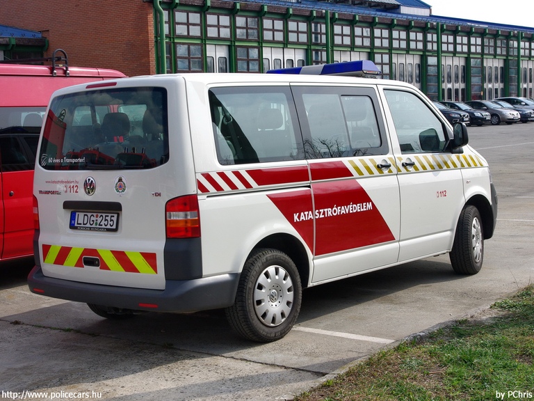 Volkswagen Transporter T5, Jász-Nagykun-Szolnok Megyei Katasztrófavédelmi Igazgatóság, fotó: PChris
Keywords: tûzoltó tûzoltóautó tûzoltóság katasztrófavédelem magyar Magyarország LDG-255 fire firetruck Hungary hungarian