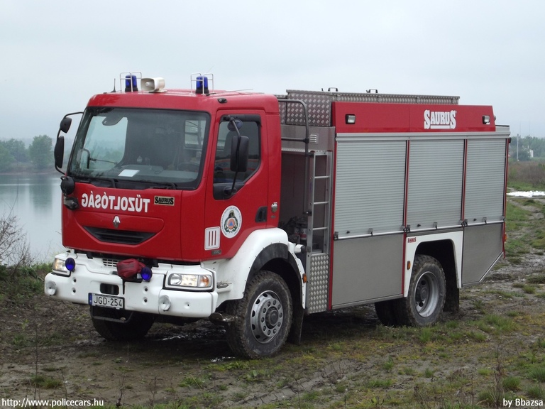 Renault Midlum 220 Saurus, Fõvárosi Katasztrófavédelmi Igazgatóság, Észak-Budai Katasztrófavédelmi Kirendeltség, III. kerületi Hivatásos Tûzóltóparancsnokság, fotó: Bbazsa 
Keywords: tûzoltóautó tûzoltó tûzoltóság katasztrófavédelem magyar Magyarország JGD-254 fire firetruck Hungary hungarian