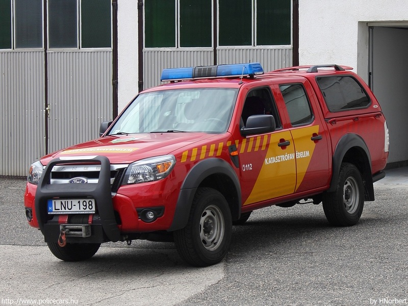 Ford Ranger, Veszprém Megyei Katasztrófavédelmi Igazgatóság, Veszprémi Katasztrófavédelmi Kirendeltség, Veszprémi Hivatásos Tûzoltóparancsnokság, fotó: HNorbert
Keywords: tûzoltó tûzoltóautó tûzoltóság katasztrófavédelem magyar Magyarország LNU-198 fire firetruck Hungary hungarian