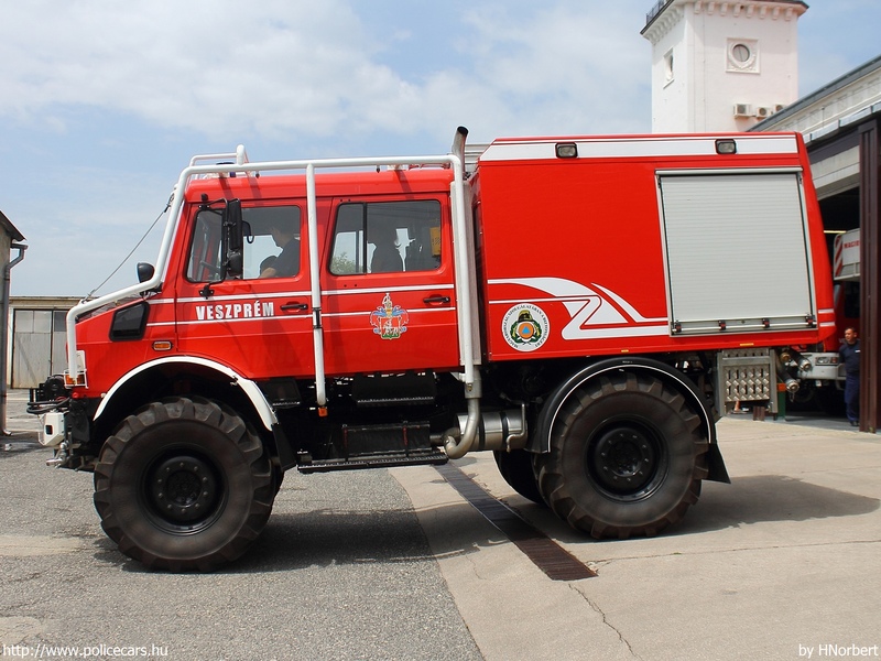 Mercedes-Benz Unimog HEROS Forest MT-2000, [url=http://veszprem.katved.hu/]Veszprém Megyei Katasztrófavédelmi Igazgatóság[/url], Veszprémi Katasztrófavédelmi Kirendeltség, Veszprémi Hivatásos Tûzoltóparancsnokság, fotó: HNorbert
Keywords: tûzoltó tûzoltóautó tûzoltóság katasztrófavédelem magyar Magyarország LUL-645 fire firetruck Hungary hungarian