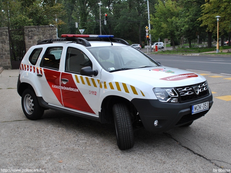 Dacia Duster, Fõvárosi Katasztrófavédelmi Igazgatóság, XVII. Kerületi Hivatásos Tûzoltóparancsnokság, fotó: Bbazsa
Keywords: tûzoltó tûzoltóautó tûzoltóság katasztrófavédelem magyar Magyarország MOK-353 fire firetruck Hungary hungarian